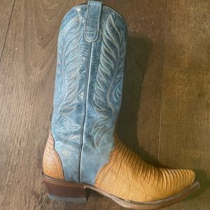 Womens Roper boots. Size 8. Worn 1 time.